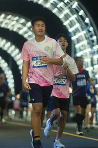 BIB: 415, 40837
                            <button type="button" onclick="openModal(21219285)" class="btn btn-primary btn-sm float-right btn-popup" data-toggle="modal" data-target=".modal-high-quality">
                        <i class="fas fa-shopping-cart"></i> Add to Cart
                    </button>
                                            <button type="button" onclick="isThisMe(21219285, true)" class="btn btn-success btn-sm float-right btn-popup btn-isme hidden" data-toggle="tooltip" data-placement="bottom" title="นี่คือรูปของคุณใช่ไหม คลิกที่นี่เพื่อเอาเข้าอัลบั้ม">
                        <i class="fas fa-plus"></i> Add to album
                    </button>
                    <button type="button" onclick="isThisMe(21219285, false)" class="btn btn-warning btn-sm float-right btn-popup btn-isnotme hidden">
                        <i class="fas fa-ban"></i> Remove from album
                    </button>
